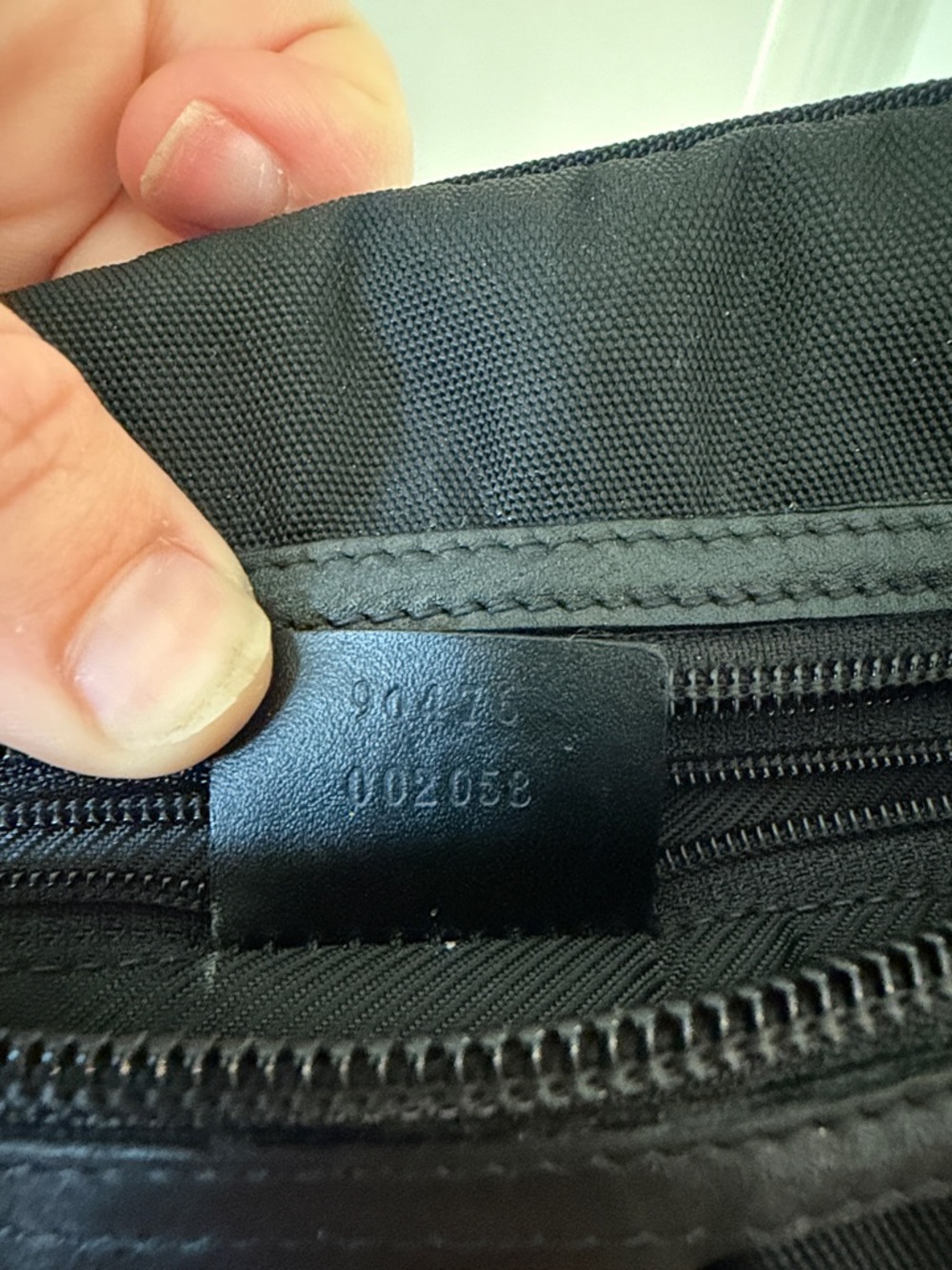 Authentic Gucci Nylon/Leather Messenger Shoulder Bag•Black•DAMAGED•See photos - Picture 5 of 15